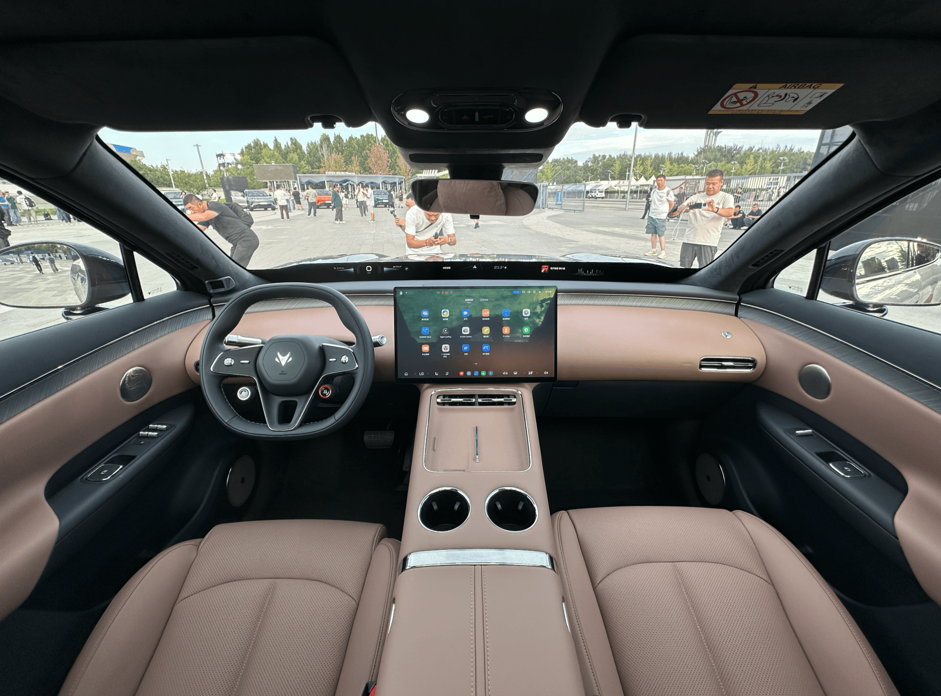 ArcFox Alpha T7: «Сяоми YU7 за полцены» от BAIC собрал 30 000 заказов за 60 минут