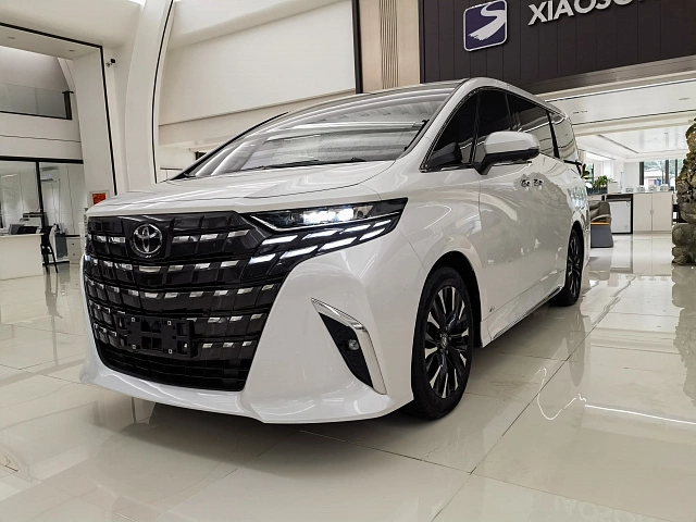 Toyota Alphard 2025 2.5L — из Китая под ключ