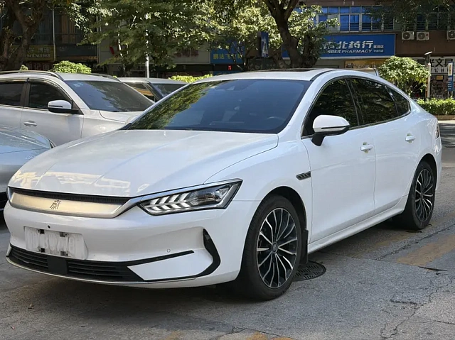 BYD Qin PLUS EV 2022 — из Китая под ключ