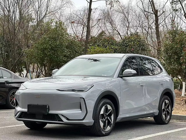 Geely Galaxy E5 2025 — из Китая под ключ