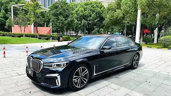 BMW 7 Series 2021 2L — из Китая под ключ