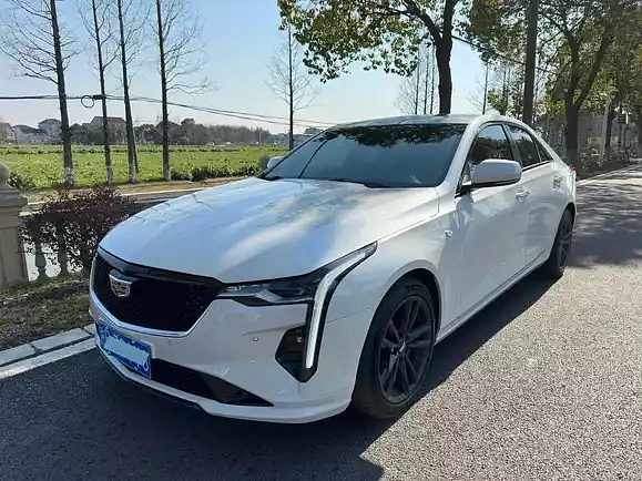 Cadillac CT4 2023 2L — из Китая под ключ