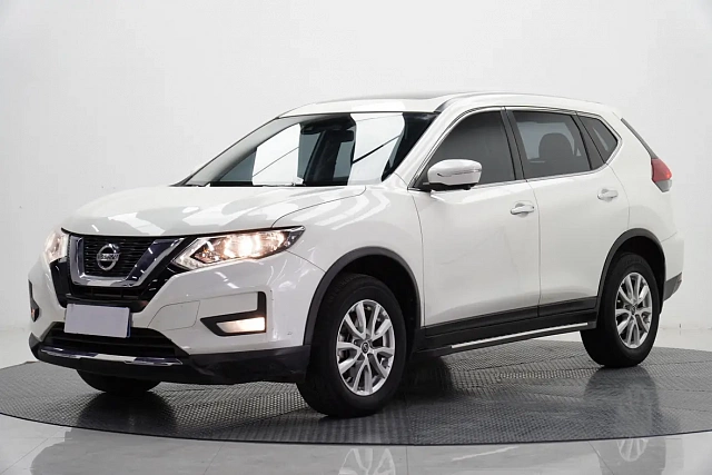 Nissan X-Trail 2021 2L — из Китая под ключ