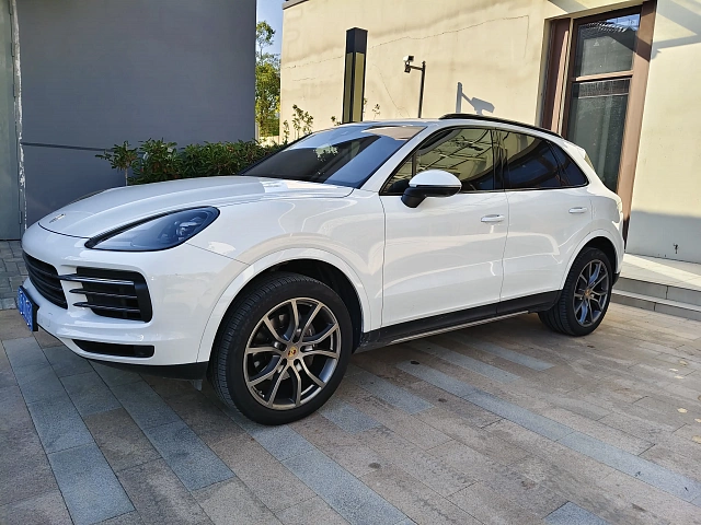 Porsche Cayenne 2023 3L — из Китая под ключ