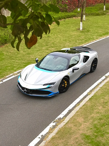 Ferrari SF90 2022 4L — из Китая под ключ