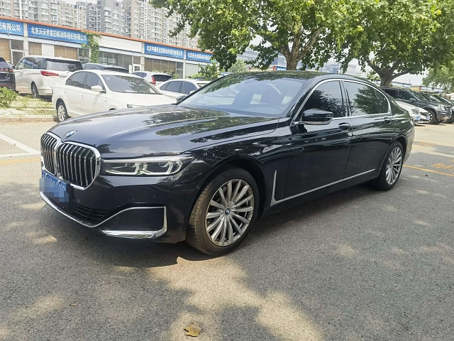 BMW 7 Series 2022 2L — из Китая под ключ