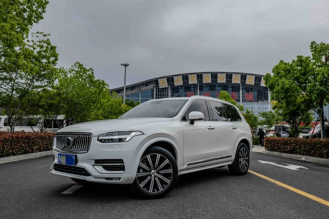 Volvo XC90 2021 2L — из Китая под ключ