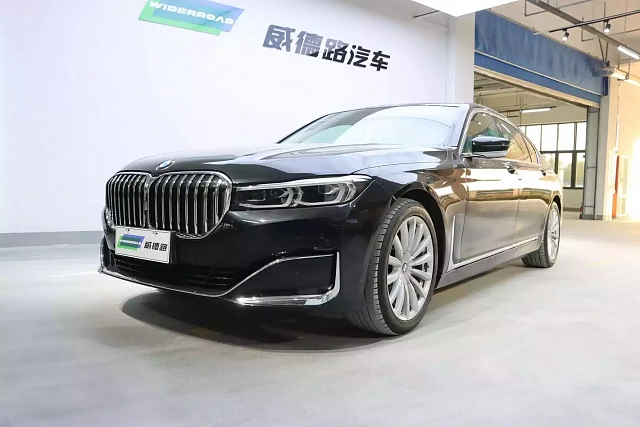 BMW 7 Series 2021 2L — из Китая под ключ