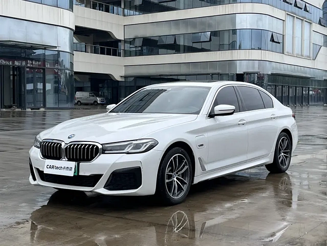 BMW 5 Series PHEV 2022 2L — из Китая под ключ