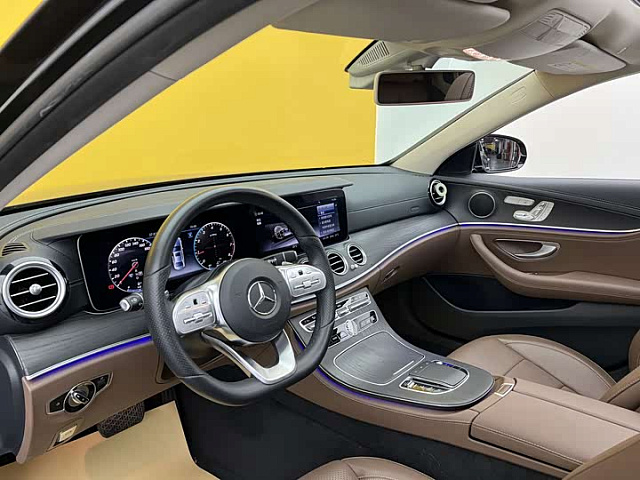 Mercedes-Benz E-Class 2020 2L — из Китая под ключ