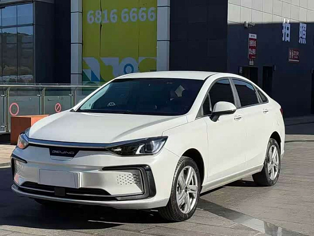 BAIC Beijing EU5 2022 — из Китая под ключ