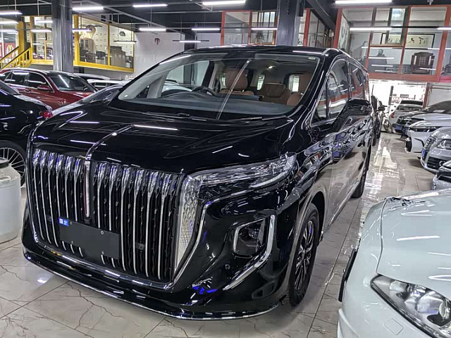 Hongqi HQ9 PHEV — Минивэн под заказ из Китая