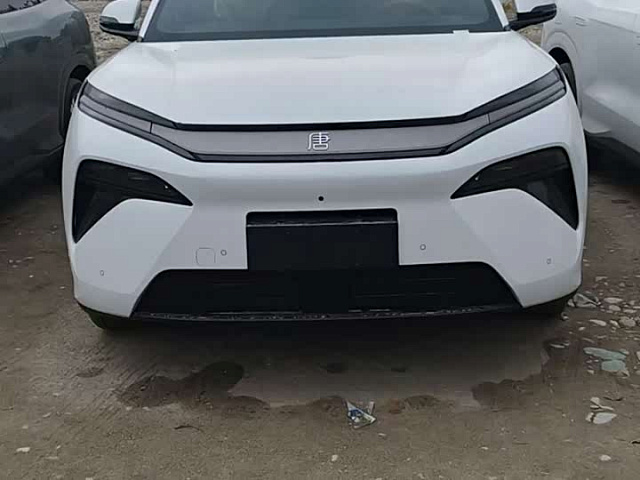 BYD Tang L EV 2025 670 км хода — из Китая под ключ