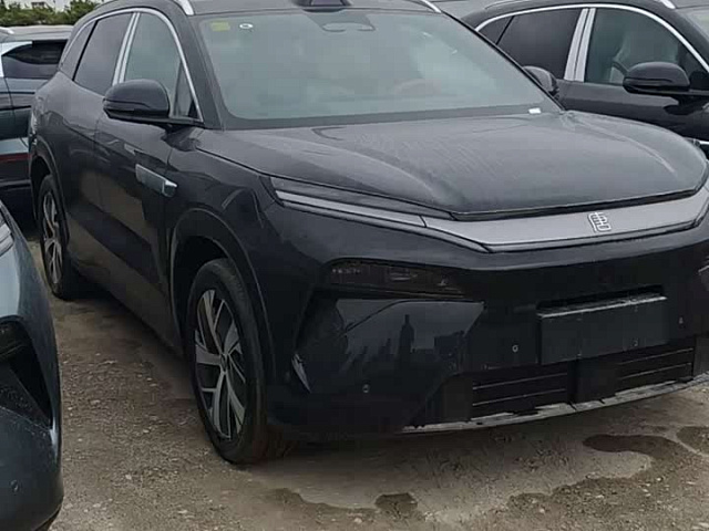 BYD Tang L EV 2025 670 км хода — из Китая под ключ