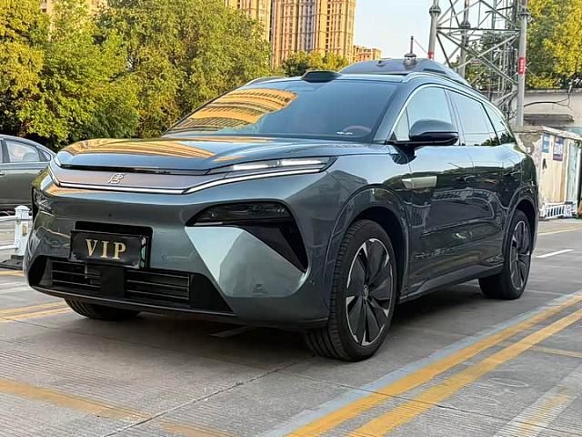 BYD Tang L EV 2025 670 км хода — из Китая под ключ