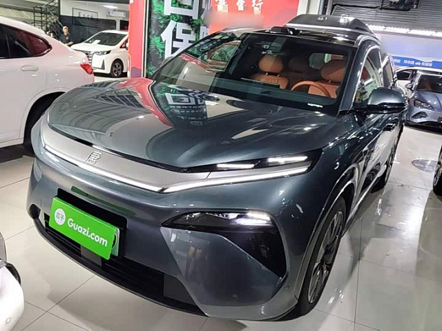 BYD Tang L EV 2025 670 км хода — из Китая под ключ