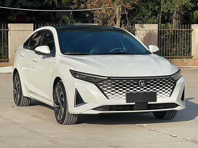 Changan Lamore 2024 1.5L — из Китая под ключ