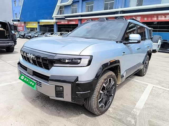 Fang Cheng Bao Fang Cheng Bao 8 2025 2L — из Китая под ключ