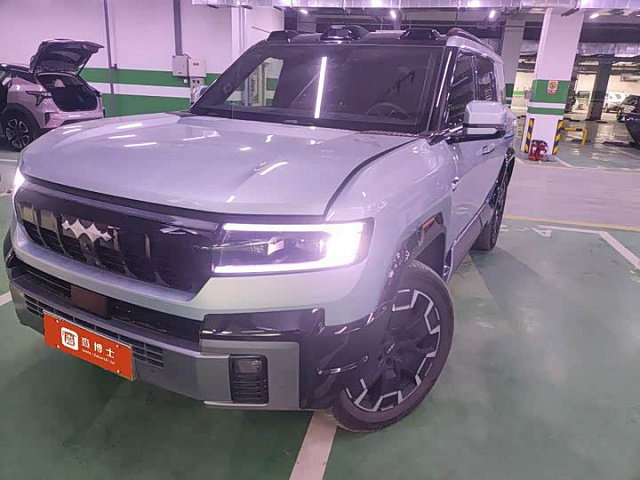Fang Cheng Bao Fang Cheng Bao 8 2025 2L — из Китая под ключ