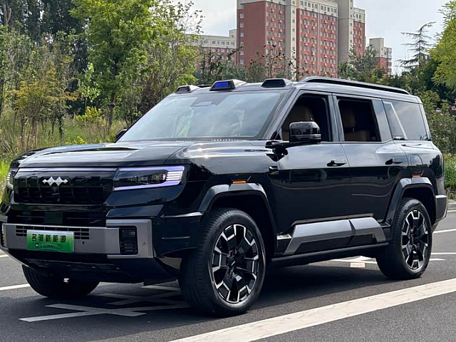 Fang Cheng Bao Fang Cheng Bao 8 2025 2L — из Китая под ключ