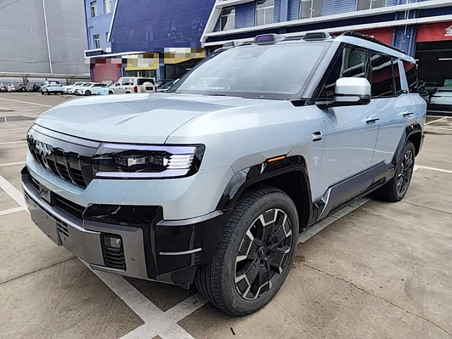 Fang Cheng Bao Fang Cheng Bao 8 2025 2L — из Китая под ключ