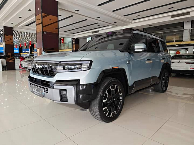 Fang Cheng Bao Fang Cheng Bao 8 2025 2L — из Китая под ключ