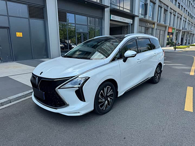Forthing Lingzhi Yacht 2022 1.5L — из Китая под ключ