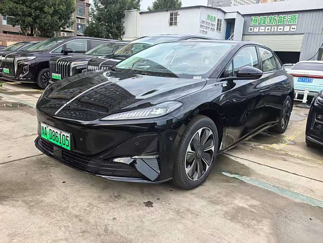 Hongqi Tiangong 05 — Седан под заказ из Китая