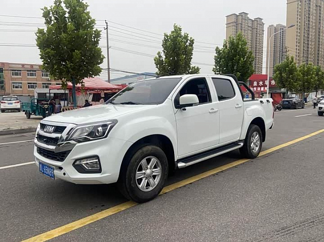 Isuzu RE-MAX 2022 2.8L — из Китая под ключ