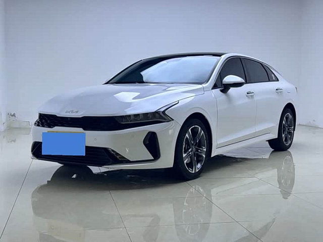 Kia K5 2025 1.5L — из Китая под ключ