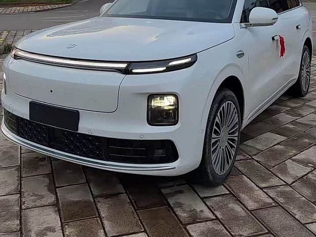 Leapmotor D19 2026 720 км хода — из Китая под ключ