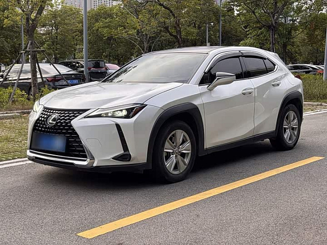 Lexus UX 2022 2L — из Китая под ключ