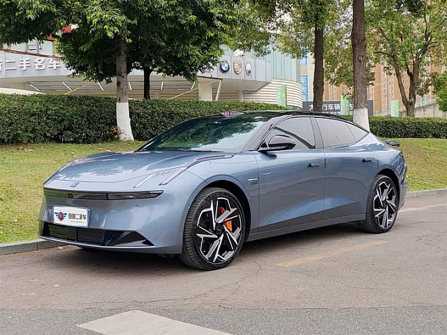Lynk & Co Z10 2024 702 км хода — из Китая под ключ