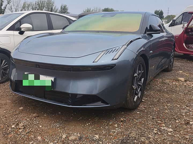 Lynk & Co Z10 2024 702 км хода — из Китая под ключ