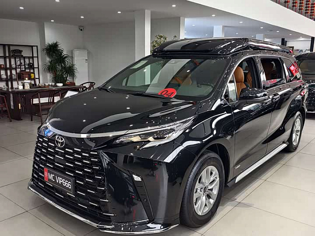 Toyota Granvia 2026 2.5L — из Китая под ключ