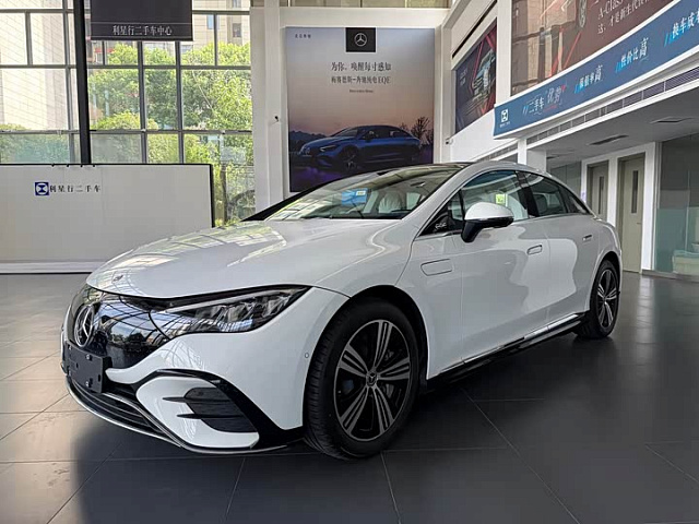 Mercedes-Benz EQE 2025 681 км хода — из Китая под ключ