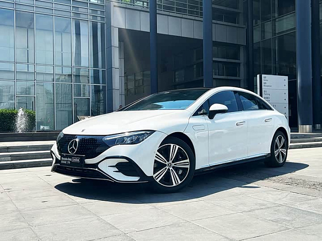 Mercedes-Benz EQE 2025 681 км хода — из Китая под ключ
