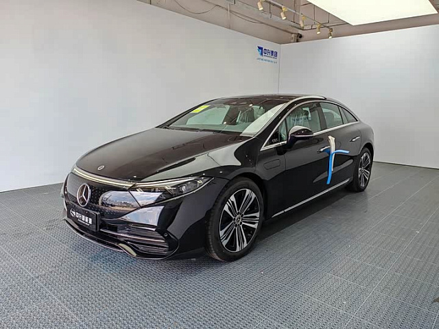 Mercedes-Benz EQS 2023 840 км хода — из Китая под ключ