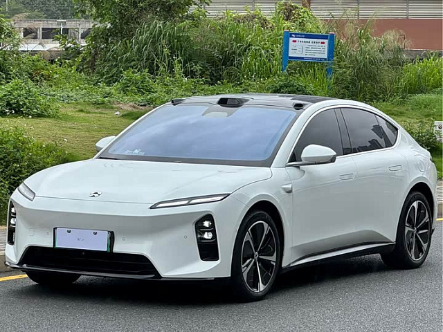 NIO ET5 2026 740 км хода — из Китая под ключ