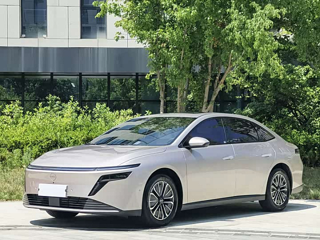 Nissan N6 — Седан под заказ из Китая