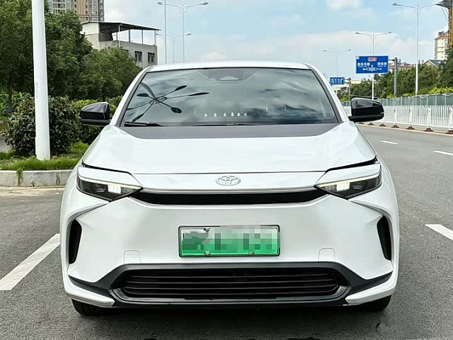 Toyota bZ4X 2024 615 км хода — из Китая под ключ