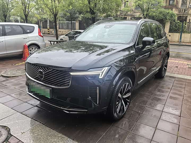 Volvo XC90 PHEV 2025 2L — из Китая под ключ
