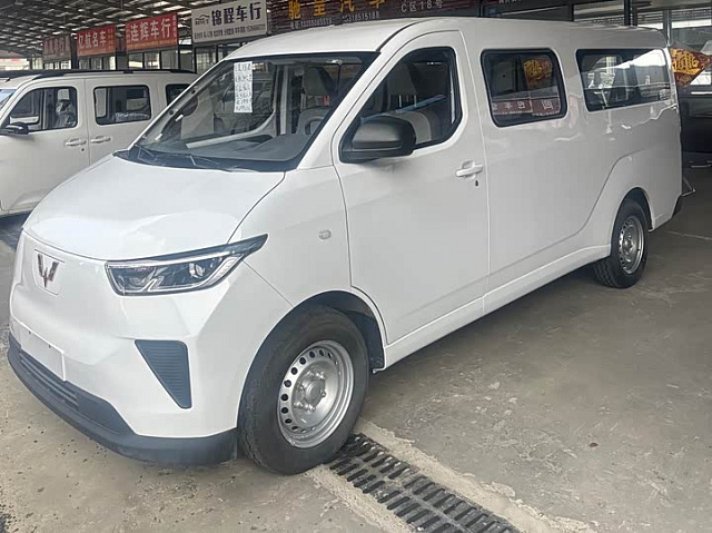 Wuling Yangguang 2025 310 км хода — из Китая под ключ