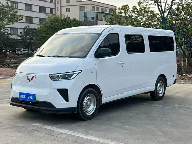 Wuling Yangguang 2025 400 км хода — из Китая под ключ