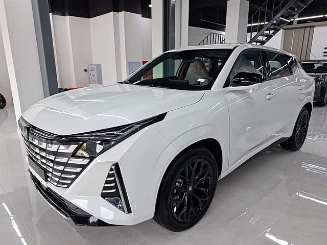 Changan Uni-z 2026 1.5L — из Китая под ключ