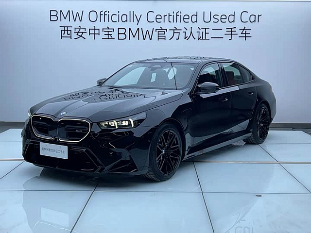 BMW M5 2025 4.4L — из Китая под ключ