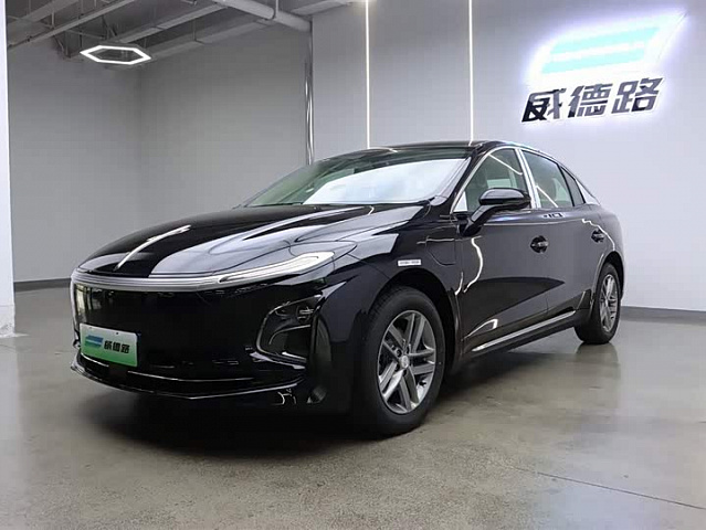 Hongqi E-QM5 2025 500 км хода 60 кВт·ч — из Китая под ключ