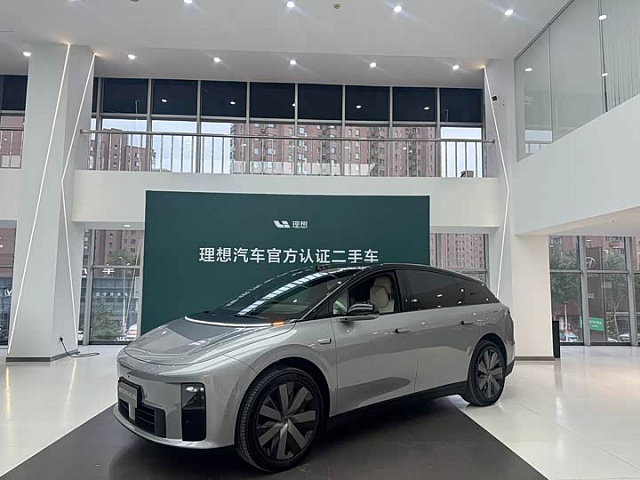 Li Auto i6 2025 660 км хода — из Китая под ключ