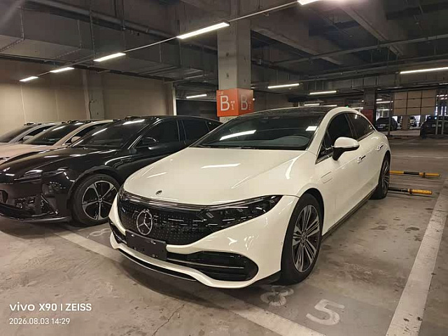 Mercedes-Benz EQS 2023 813 км хода — из Китая под ключ