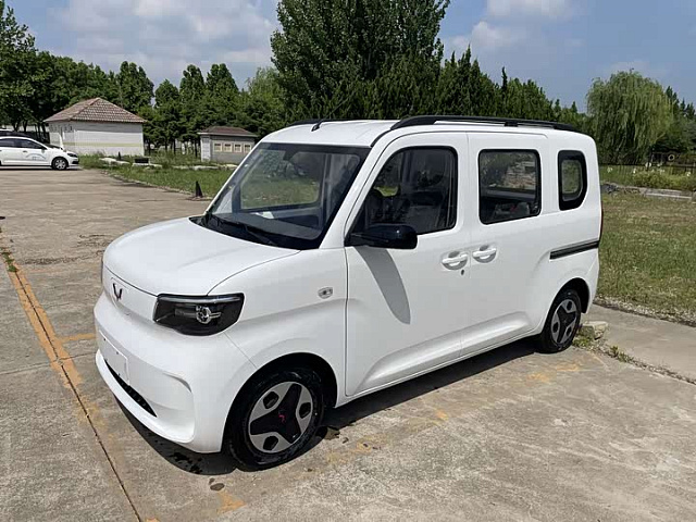 Wuling Zhiguang EV 2025 305 км хода — из Китая под ключ